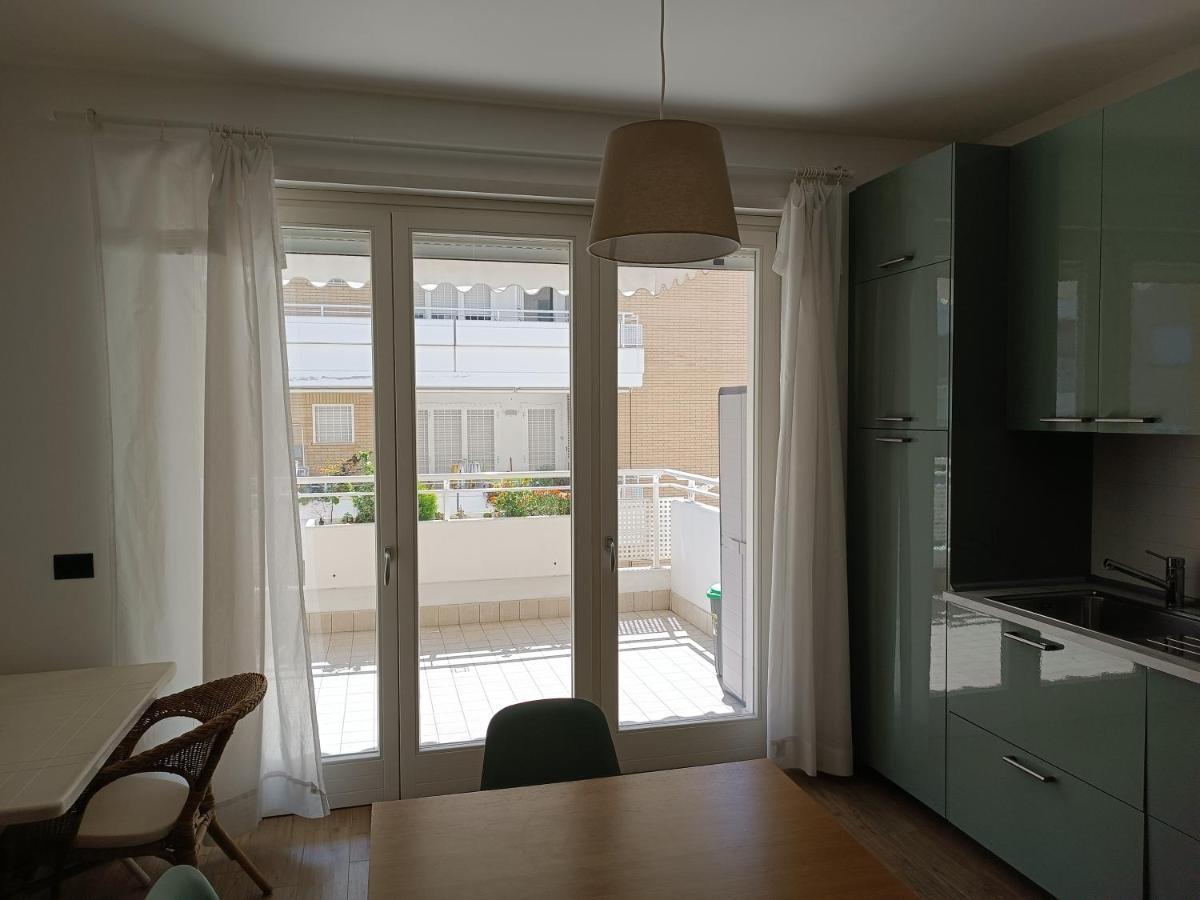 Appartamento Per 4, Metro B Monti Tiburtini, Ac, Wi-Fi ローマ エクステリア 写真